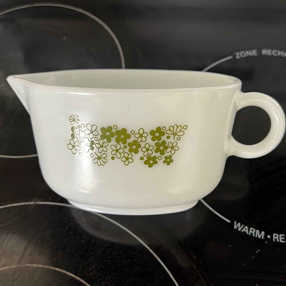 Vintage Pyrex gravy dish